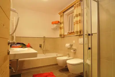 Image de Belle maison Vicky sur le versant ensoleillé des Dolomites