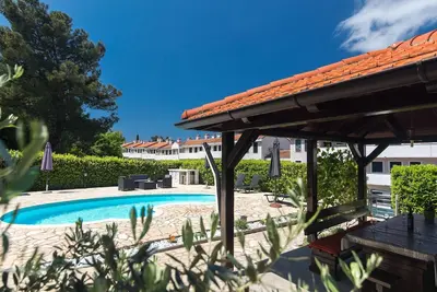 Image de Maison de vacances Malinska pour 1 - 10 personnes avec 4 chambres à coucher - Maison de vacances