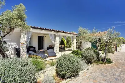 Image de Maison de vacances Peroj pour 1 - 6 personnes avec 2 chambres Ă coucher - Maison de vacances