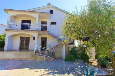 Image de Appartement de vacances Krk (Stadt) pour 1 - 4 personnes avec 2 chambres à coucher - Appartement de