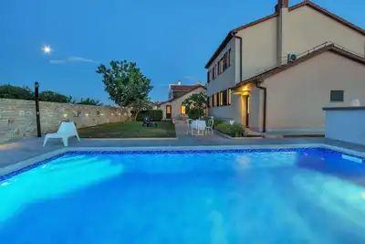 Image de Maison de vacances Valbandon pour 1 - 10 personnes avec 5 chambres à coucher - Maison de vacances