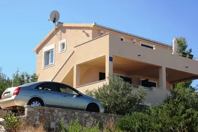 Image de Maison de vacances Rogac pour 1 - 10 personnes avec 5 chambres Ă coucher - Maison de vacances