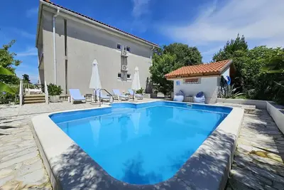 Image de Appartement de vacances Malinska pour 1 - 4 personnes avec 2 chambres à coucher - Appartement de vac