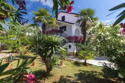 Image de Appartement de vacances Malinska pour 1 - 6 personnes avec 3 chambres à coucher - Appartement de vac