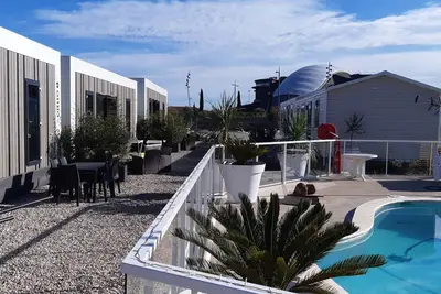 Image de 5 Mobil home climatisés dans un mini-camping
