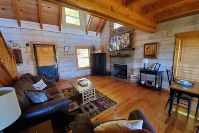 Image de Vues sur la montagne avec confidentialité | Bain à remous | Wi-Fi | Table de billard