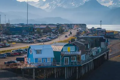 Image de 2 chambres sur le Homer Spit avec vue à 180 degrés sur la baie de Kachemak