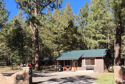 Image de Belle cabine 2 chambres au coeur de Greer.