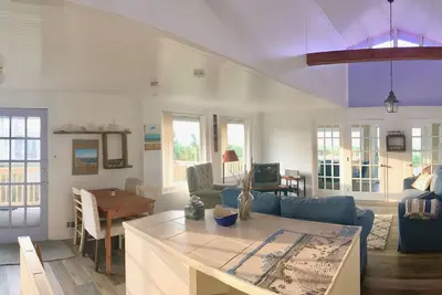 Image de Beach Plum: Charmant cottage en bord de mer, idéal pour les couples et les familles.