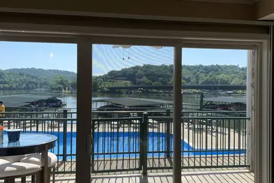 Image de Magnifique Condo Rénové, Nouveau sur le marché!