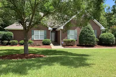 Image de Détendez-vous, profitez-en et regardez le football. . . Go Dawgs!