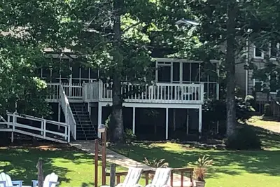 Image de Lake Martin Waterfront Cabin