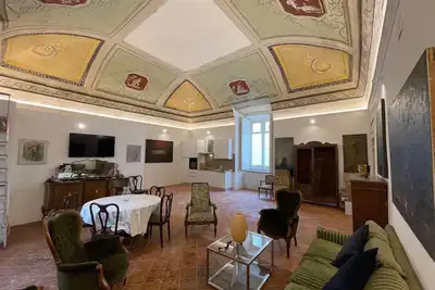 Image de Nouveau- Offre SPÉCIALE: «La Noble Courtyard Apt» dans un palais historique du XVIe siècle