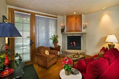 Image de Condo de luxe 2 Br / 3 Ba - # 419 à pied des ascenseurs et du centre-ville