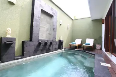 Image de 1 Br Villa dans un excellent emplacement de Seminyak, à proximité des commerces et des restaurants (Jg)