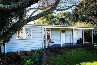 Image de Rustique, chalet restauré sur isolée 24 acres surplombant Balingup