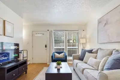 Image de Détente Clarksville Townhome - Emplacement parfait!