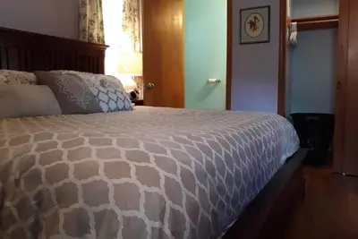 Image de Une maison propre, sûre, pleine de billes d'acier et de consoles de jeux vintage