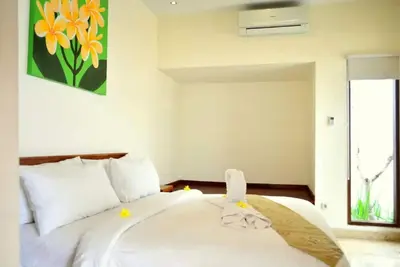 Image de 2 Br Villa dans un excellent emplacement de Seminyak, à proximité des commerces et des restaurants (Jg)