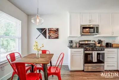 Image de Fouet à East Riverside Austin Home près de SoCo