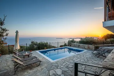 Image de Pool Villa -Anastasia-vue sur la mer, coucher de soleil, wifi, près du village et du port