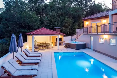 Image de Dernière minute! ! ! Villa de luxe Diamond avec piscine privée chauffée!