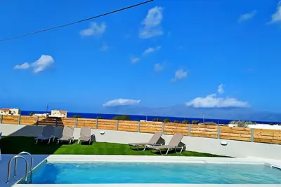 Image de Levanda House, vue sur la mer, à 100m de la plage, tout neuf