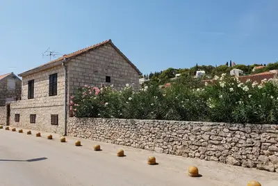 Image de Appartement de deux chambres avec la terrasse Sutivan, Brac (A-17825-a)