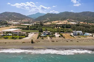 Image de Anthiana Beach Villa - Argaka - A Seafront villa that sleeps 8 guests in 4 bedrooms
