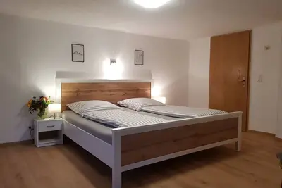 Image de Große 90qm Ferienwohnung mit Balkon, kostenfreies Parken und Wlan