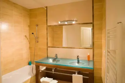 Image de 2 Pièces 2/4 Personnes