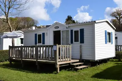 Image de Mobil-home standard 29 m2 (2ch-4/5 pers) + Tv + terrasse 4 à 5 personnes - 4 pers. inclus dans le tarif
