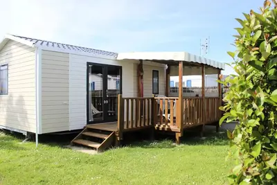 Image de Mobilhome Grand Confort 24 m² / 2 chambres - terrasse couverte 4 personnes