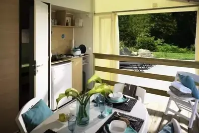 Image de Tithome (sans sanitaire) Plus de confort que la toile de tente et que la caravane (près des sanitaires) 4 personnes