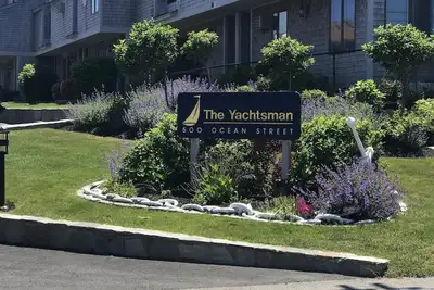 Image de Maison de ville-vacances à la plage chez le navigateur à Hyannis