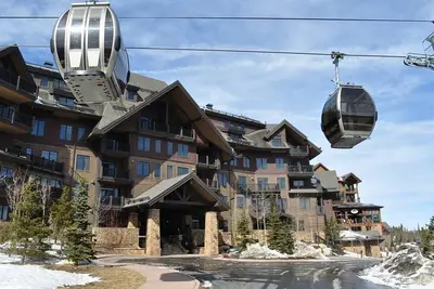 Breckenridge Crystal Peak Lodge Condo 4 chambres. Billets de remontée à prix réduit inclus