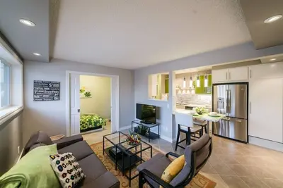 Image de Condo de charme, entièrement meublé, meilleur emplacement
