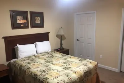 Image de Villa de 2 chambres entièrement meublée au premier étage près de Disney World, Lego Land.