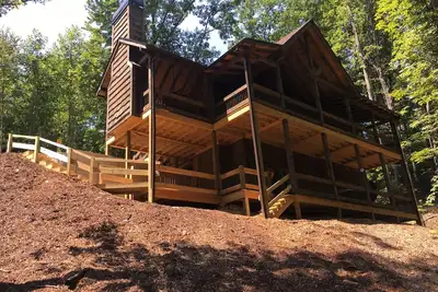 Image de Nouveau, accès pour les chiens, accès par deux voies Paved, zone d'aventure Aska, à quelques minutes du centre-ville