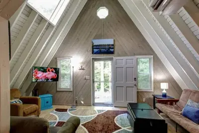 Image de Cozy Lake Camp out. 2 milles à la rampe de bateau! Lac Allatoona près de Victoria.