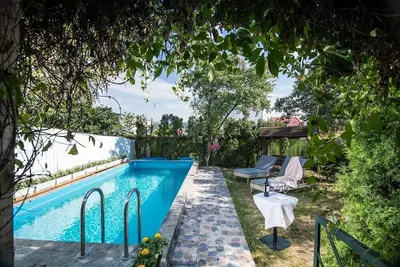 Image de Maison de vacances avec piscine extérieure chauffée jusqu'à 12 personnes