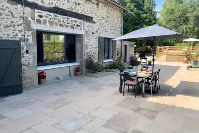 Image de Gîte de luxe privé sur la rivière Vincou