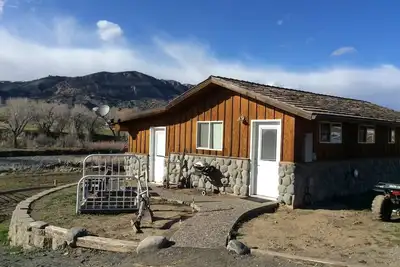 Image de Cody's Nature Preserve - Propriété riveraine à seulement quelques minutes de Cody! Belle