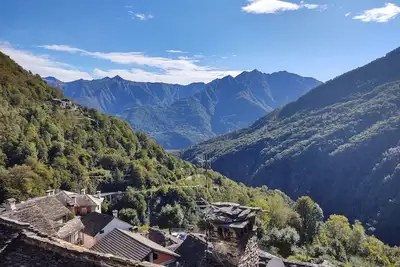 Image de Maison alpine traditionnelle magnifiquement rénovée avec une vue imprenable sur la montagne