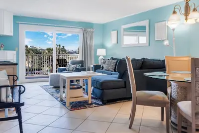 Image de Unité 212 Vue sur la piscine; Service De Plage Gratuit; courte promenade de la plage