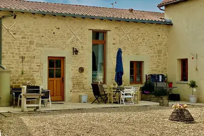 Image de Grange convertie du 11ème siècle