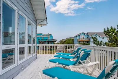 Image de Wishing Whale - Accueil fraîchement rénové sur un terrain verdoyant, à quelques pas de la plage