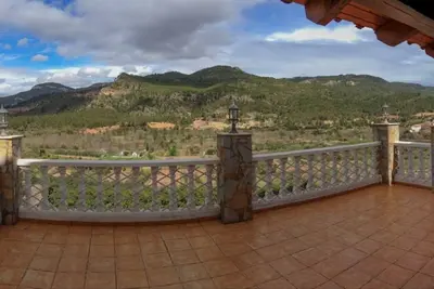 Image de Le trille des oiseaux et le murmure du vent seront vos compagnons Ă Cirat