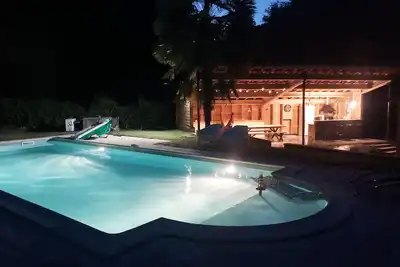 Image de Forêt et zenitude aux portes de Sarlat / Dordogne (8/10 pers) ideally located