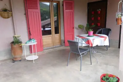 Image de Village De Mialet maison avec jardin   côté route  et  village par l autre côté